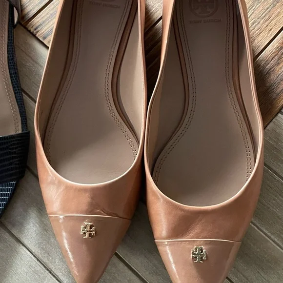 Tory Burch Women's Tan and Black Flats - Picture 4 of 8